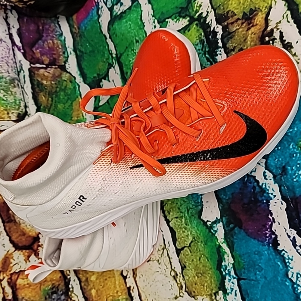 Nike Lunarlon football shoes Size 13 MENS NWOT...